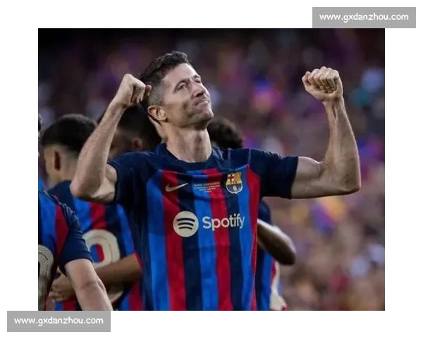 莱万创巴萨生涯收入新高！税后 1600 万欧元 + 双冠奖金成巅峰赛季